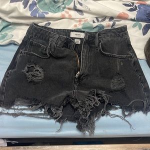 Size 27 forever 21 Jean shorts